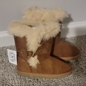 The Children's Place Tan Boots with Cream Faux Fur